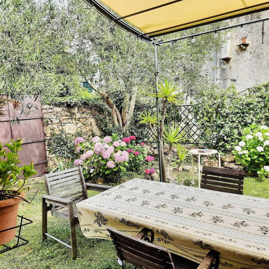 Casa Olivia Lacrema Finale Ligure Luaran gambar