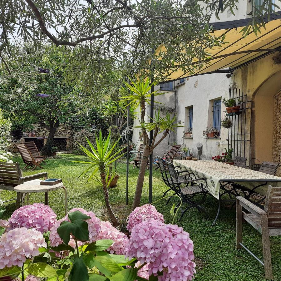 Casa Olivia Lacrema Finale Ligure Luaran gambar